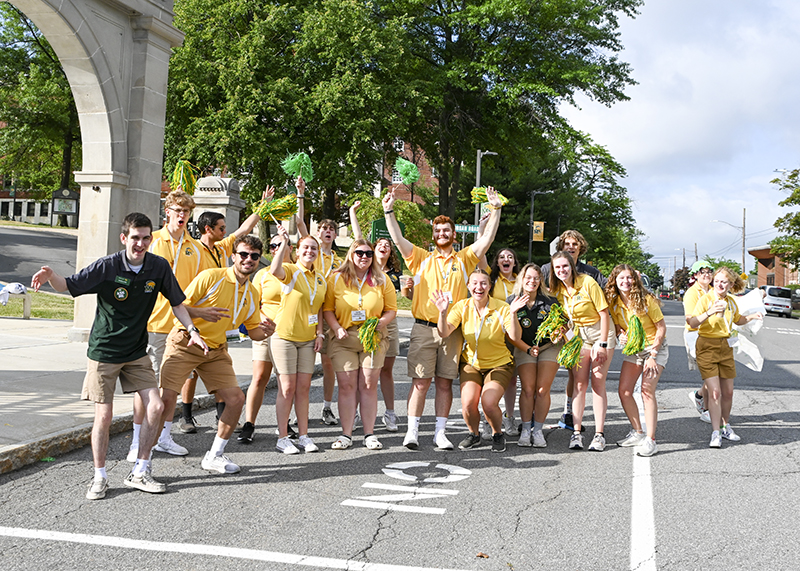 orientation-students-cheering.jpg